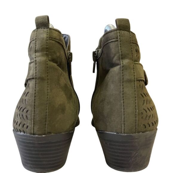 St. John’s Bay Army Green Sued Ankle Booties Size 7.5 - Picture 2 of 9